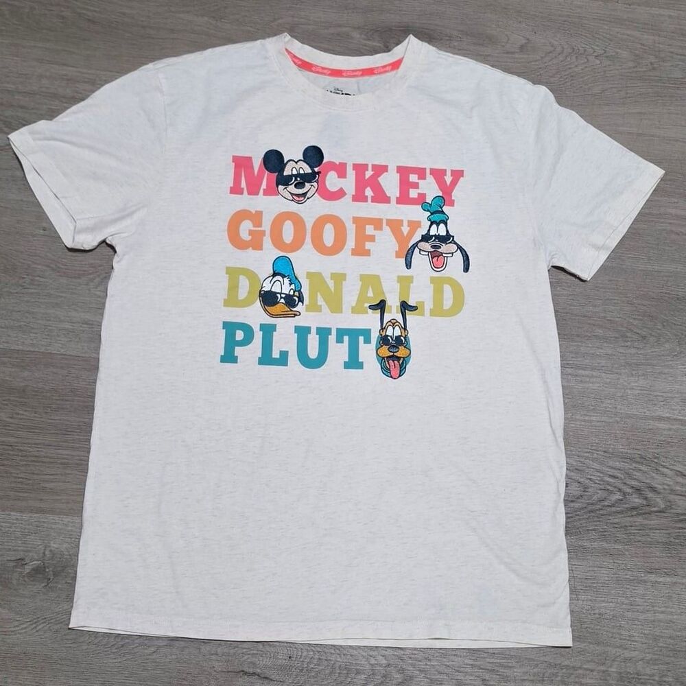 Disney Mickey & Friends Embroidered Character Graphic T-Shirt Size Large